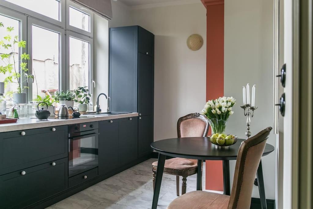 Dark Blue Apartment Warschau Buitenkant foto